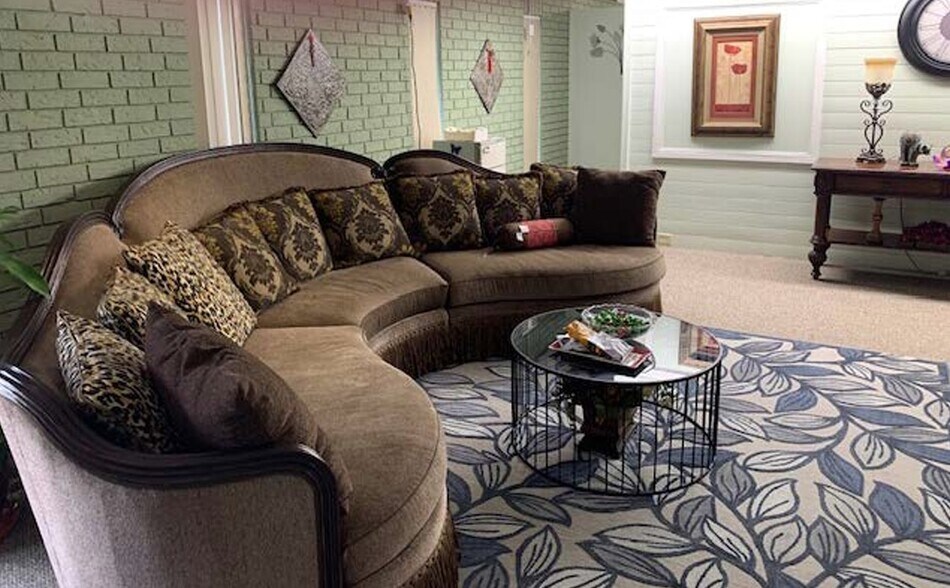 More Photos Of 2409 7th St, Bay City Medical For Sale