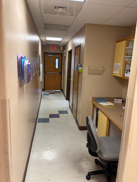 More Photos Of 2002 N Stockton Hill Rd, Kingman Medical For Sale