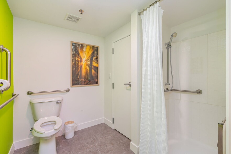 More Photos Of 7301 5th Ave NE, Seattle Office For Sale