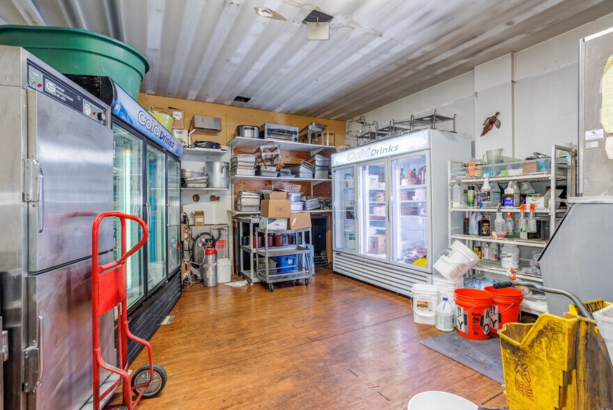 More Photos Of 149 E Main St, Hermiston Bar For Lease