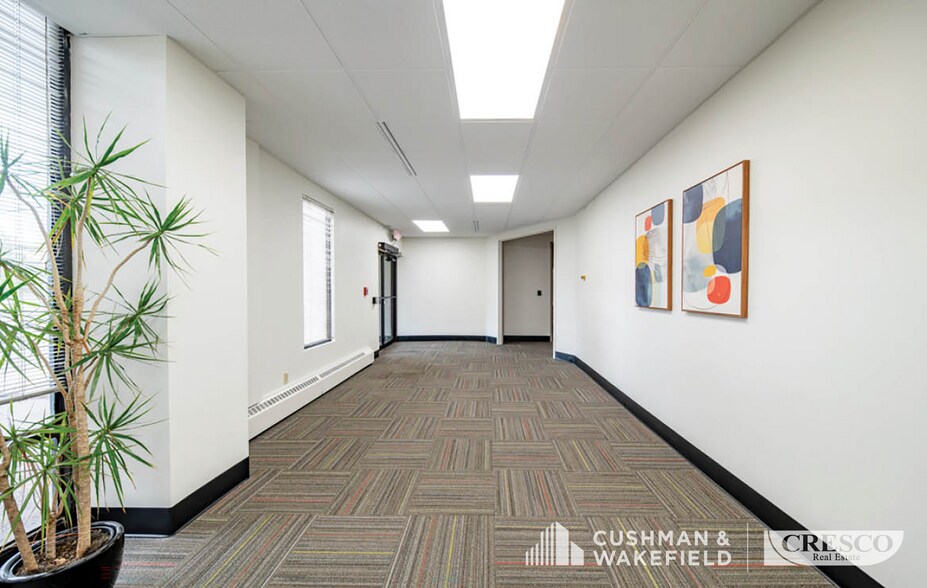 More Photos Of 29100 Aurora Rd, Solon Office For Lease