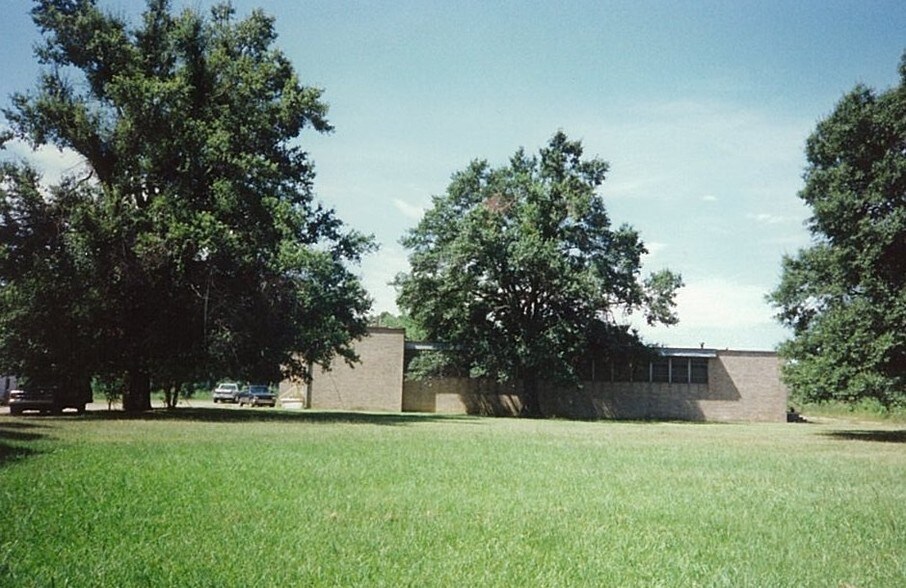 Primary Photo Of 1765 Claiborne Ave, Shreveport Warehouse For Lease