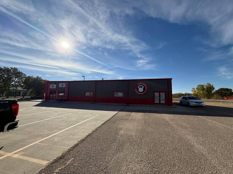 More Photos Of 4001 Business Park Dr, Amarillo Flex For Lease
