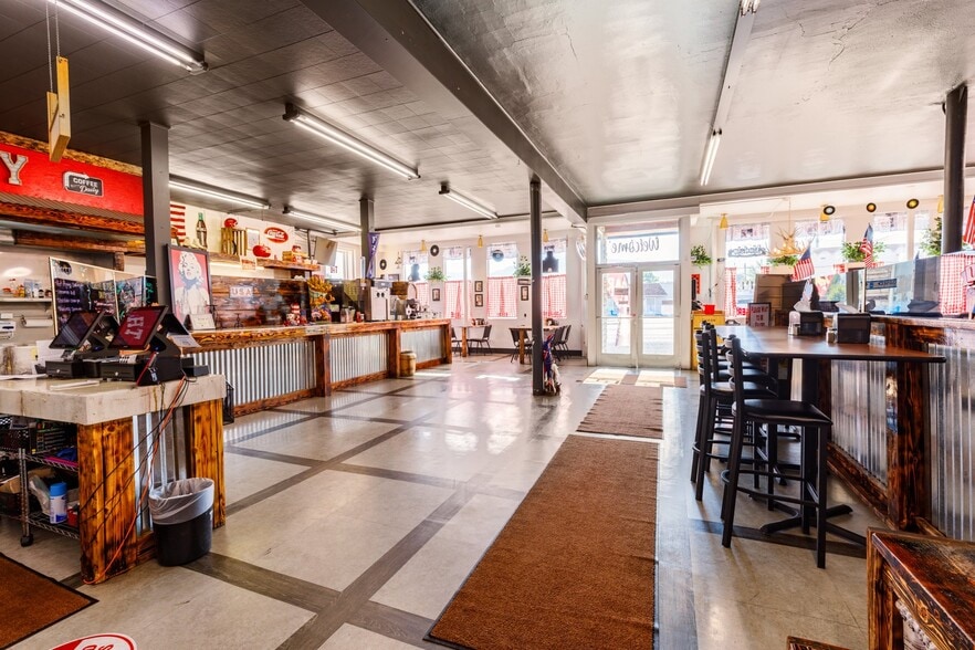 More Photos Of 10 S Main St, Fillmore Restaurant For Sale