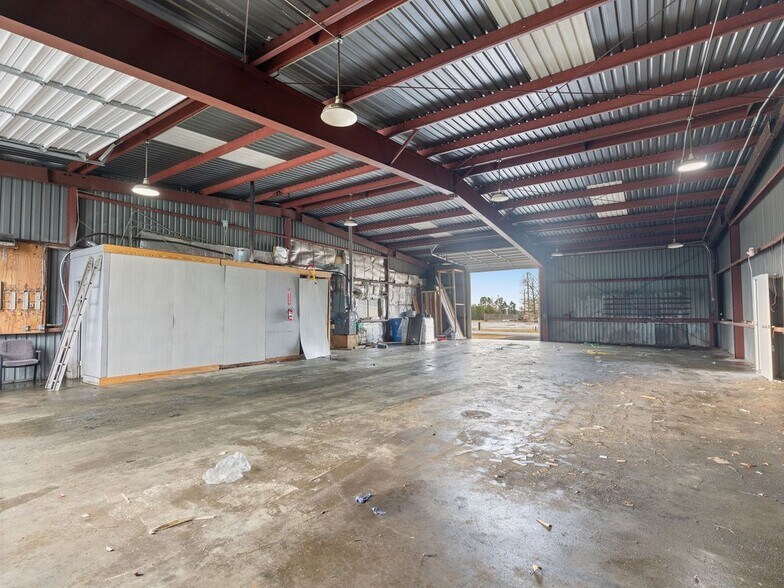 More Photos Of 2216 N Timberland Dr, Lufkin Industrial For Sale