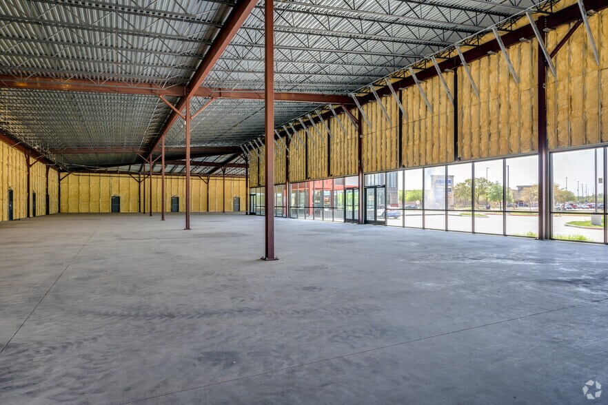 More Photos Of 9802 Antoine Dr, Houston Storefront Retail Office For Lease