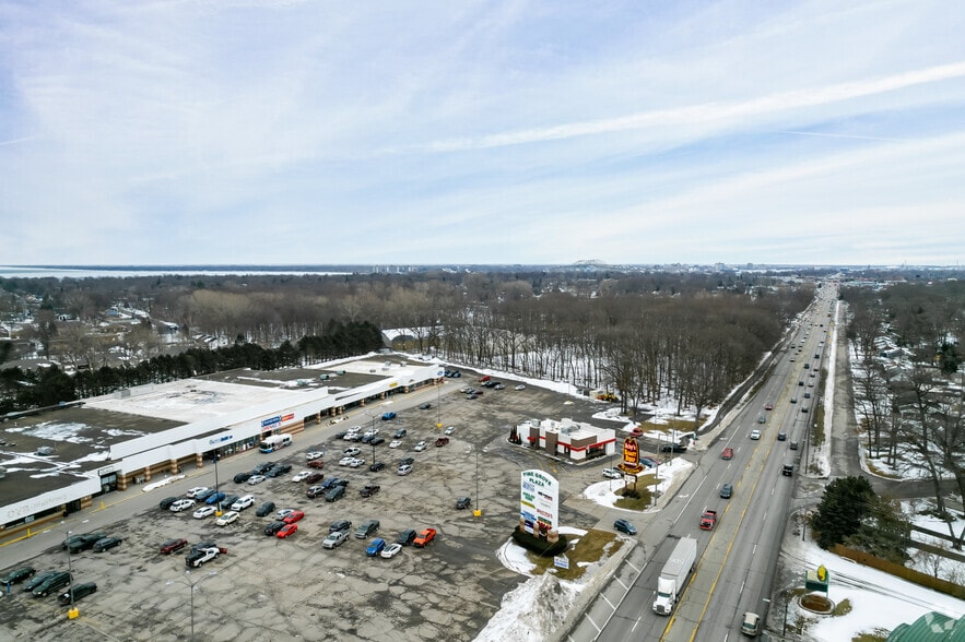 More Photos Of 3502-3560 Pine Grove Ave, Port Huron Unknown For Lease