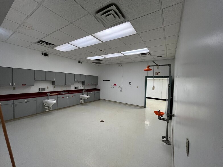 More Photos Of 110 B St, Saint Albans Funeral Home For Sale