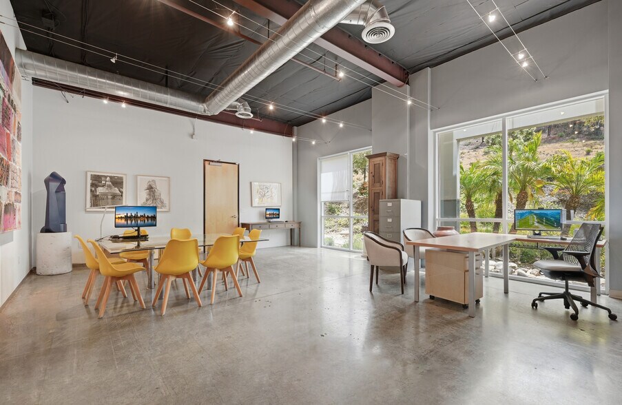 More Photos Of 8495 Redwood Creek Ln, San Diego Manufacturing For Sale