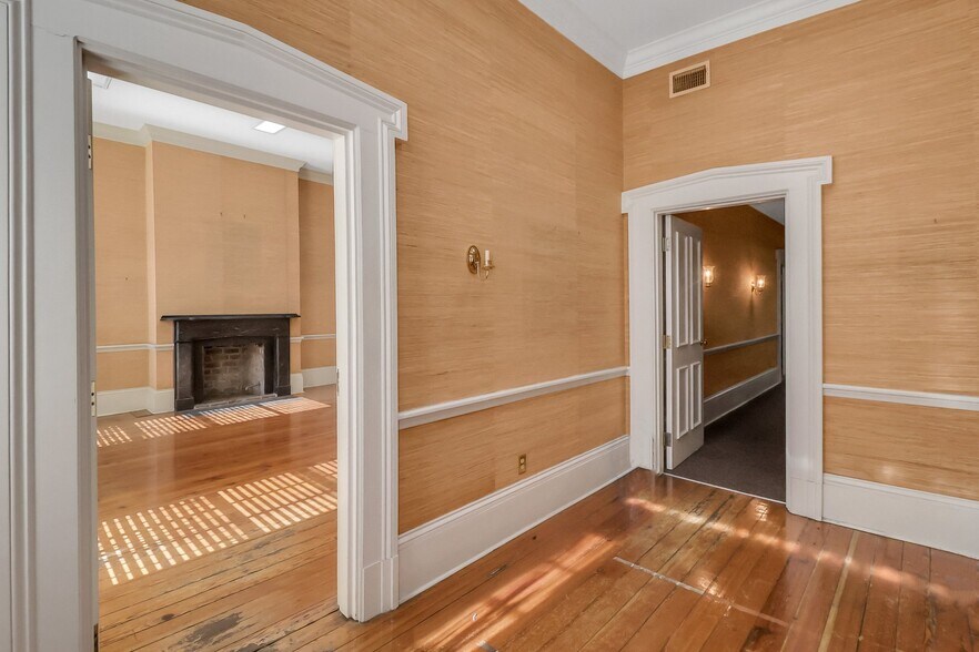 More Photos Of 120-124 W Liberty St, Savannah Office Residential For Sale