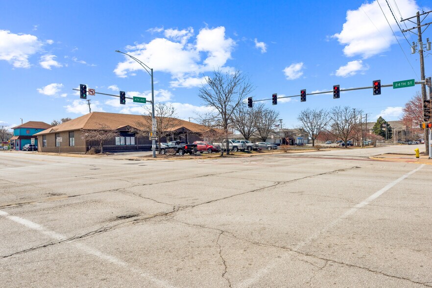 More Photos Of 2350 4th Ave, Rock Island Office For Sale