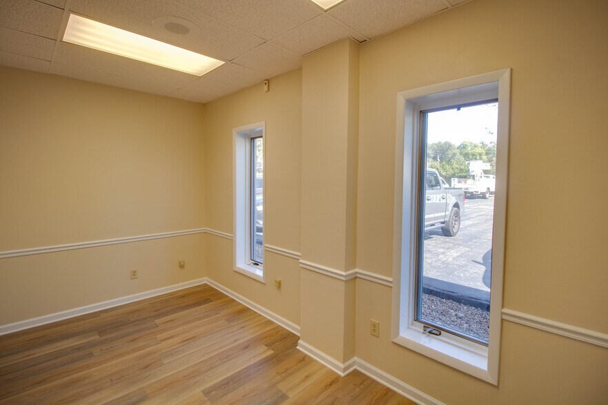 More Photos Of 202 W Main St, Glen Carbon General Retail For Sale