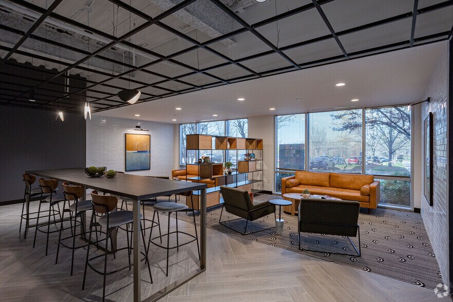 More Photos Of 2555 Meridian Blvd, Franklin Office For Lease