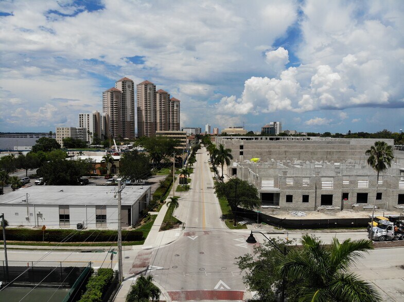 More Photos Of 2286 W 1st St, Fort Myers Office For Lease