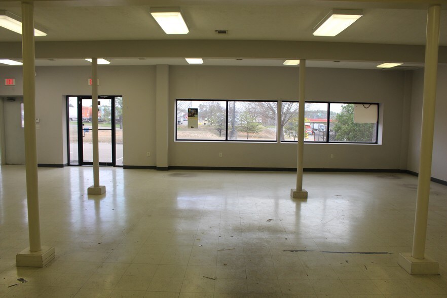 More Photos Of 2917 Riverwest Dr, Augusta Industrial For Lease