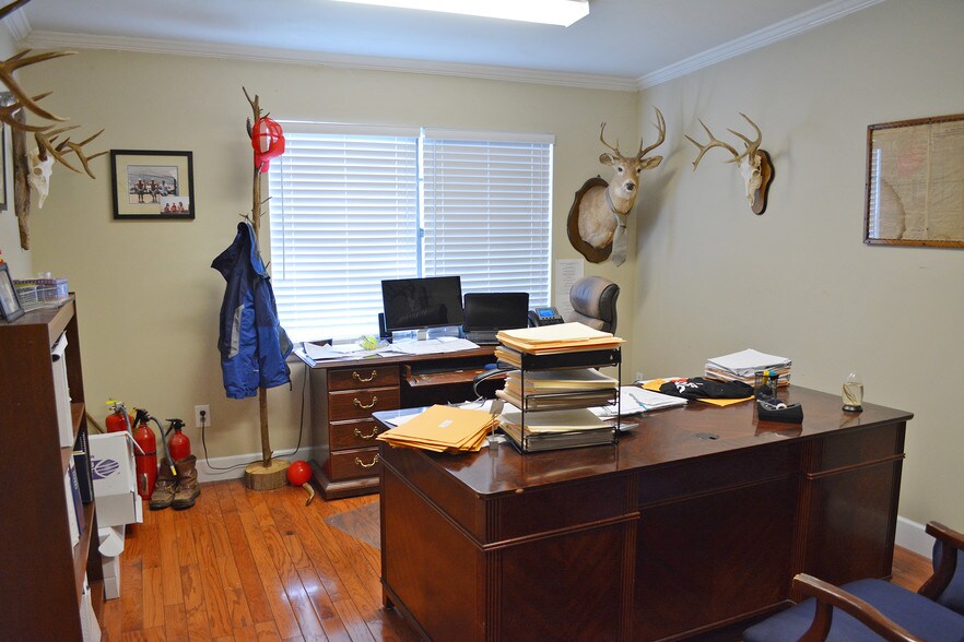 More Photos Of 3213 Executive Park Cir, Mobile Office For Sale
