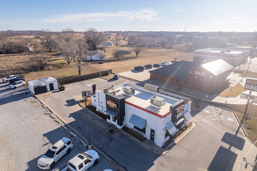 More Photos Of 13481 S State Highway 51, Coweta Fast Food For Sale