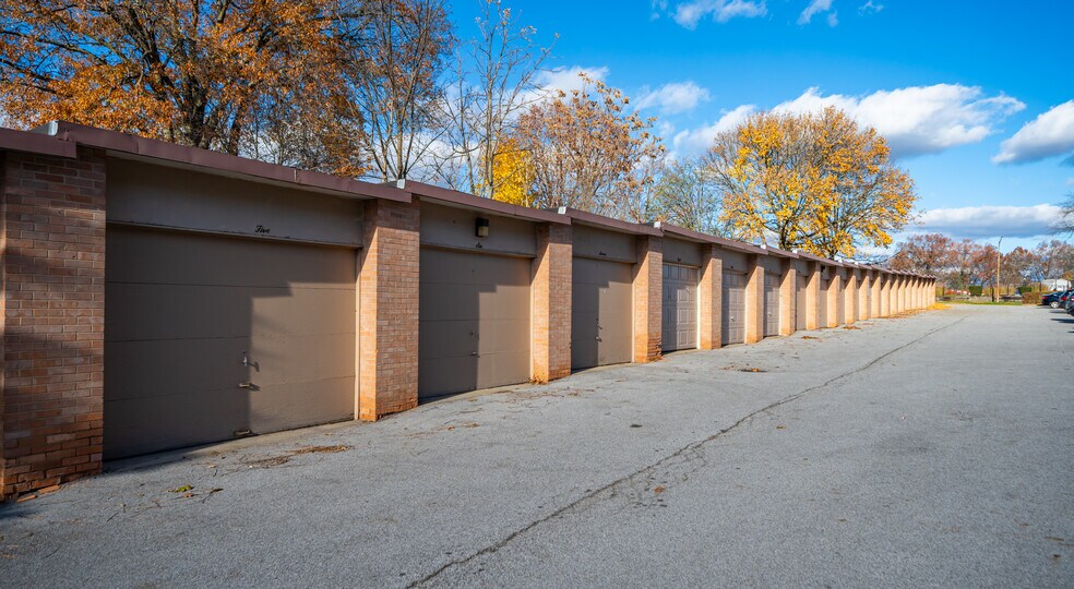 More Photos Of 2550 Second St, Cuyahoga Falls Apartments For Sale