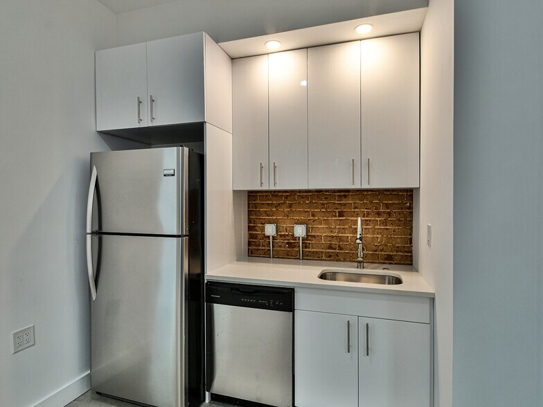 More Photos Of 515 11th St SE, Washington Storefront Retail Office For Sale