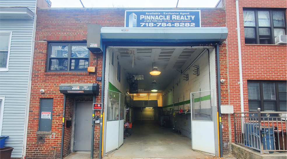 More Photos Of 137 18th St, Brooklyn Warehouse For Lease