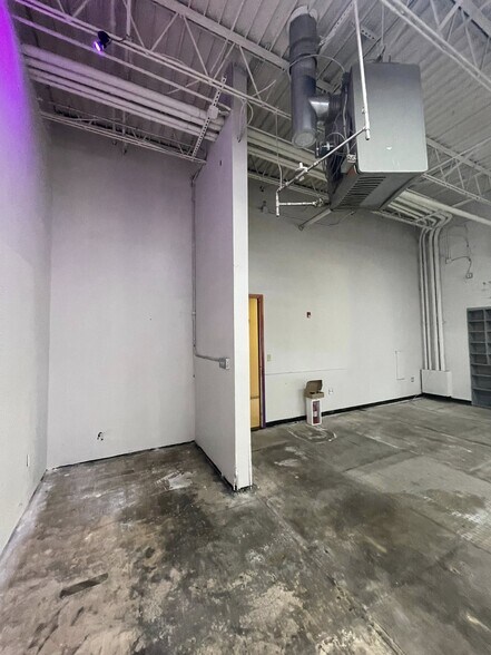 More Photos Of 1341 Hughes Ford Rd, Frederick Light Manufacturing For Lease