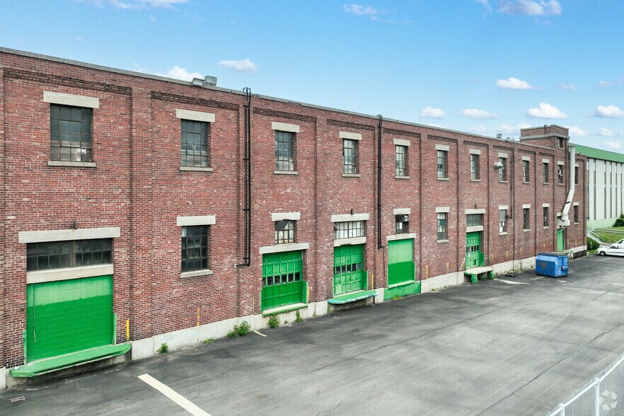 More Photos Of 447 Hamilton St, Toledo Light Distribution For Sale