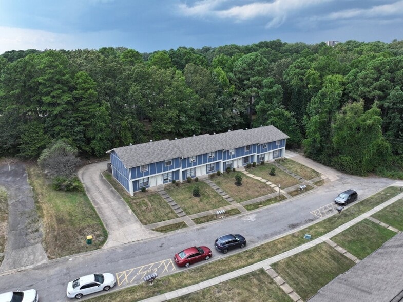 More Photos Of 1800 Labette Manor Dr, Little Rock Apartments For Sale