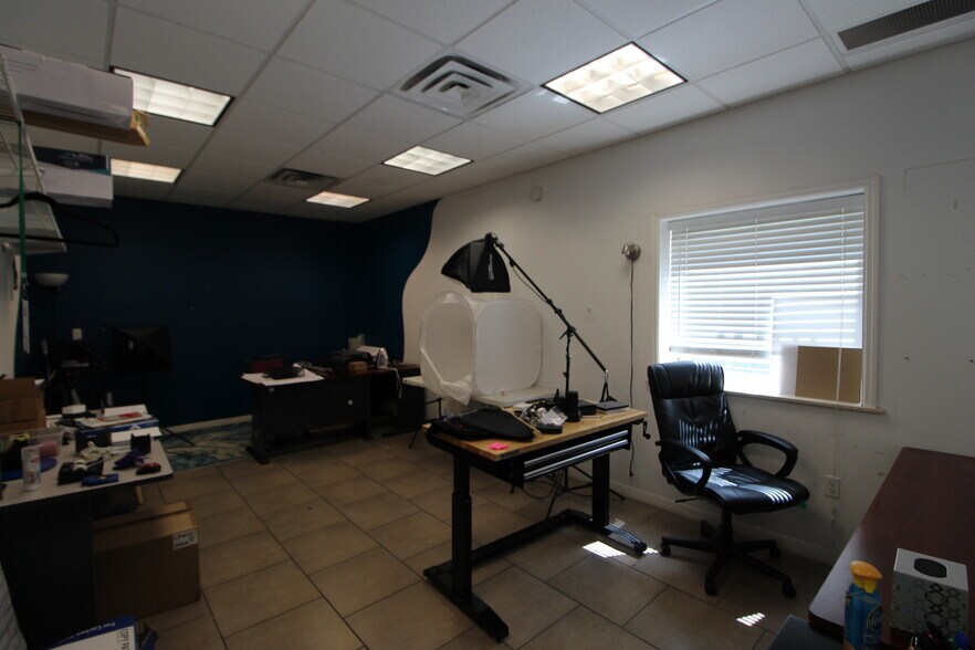 More Photos Of 2077 E 58th Avenue Cir, Bradenton Warehouse For Lease