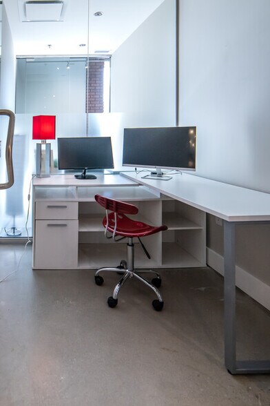 More Photos Of 180 James St S, Hamilton Office For Lease