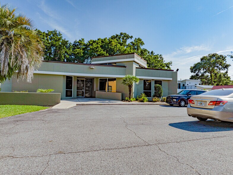 More Photos Of 3945 San Jose Park Dr, Jacksonville Medical For Sale