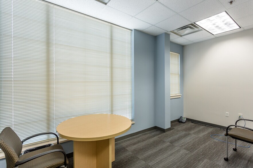 More Photos Of 1450 Technology Dr, Harrisonburg Office For Sale
