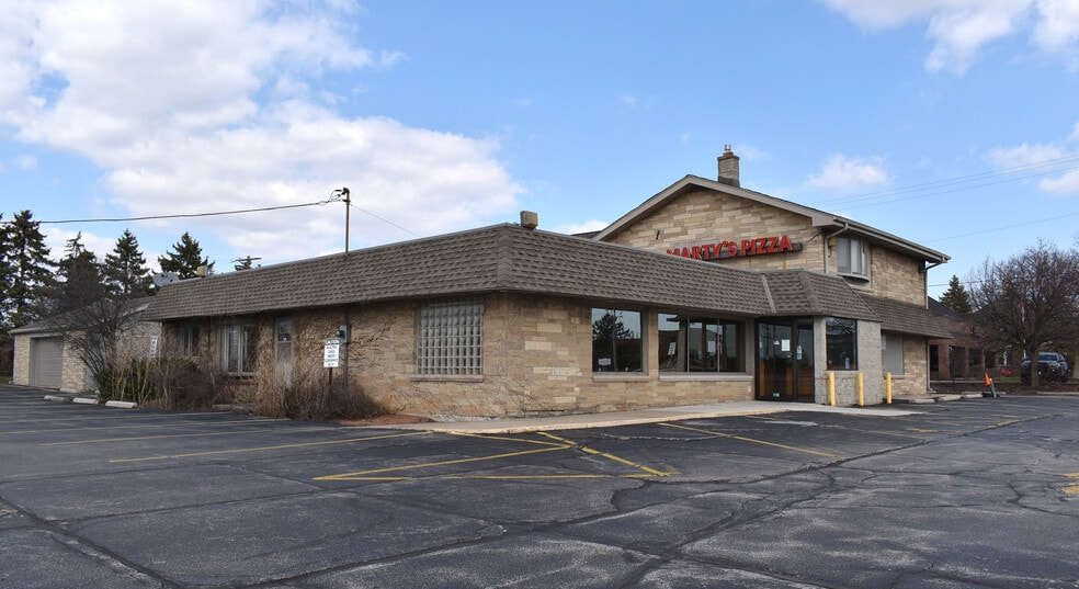 More Photos Of 16680 W Bluemound Rd, Brookfield Fast Food For Sale