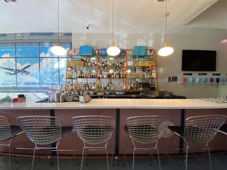 More Photos Of 7459 Melrose Ave, Los Angeles Restaurant For Lease