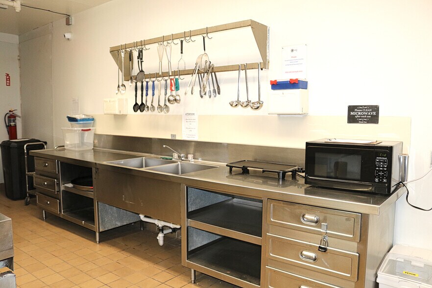 More Photos Of 202 W 3rd St, Hale Center Skilled Nursing Facility For Sale