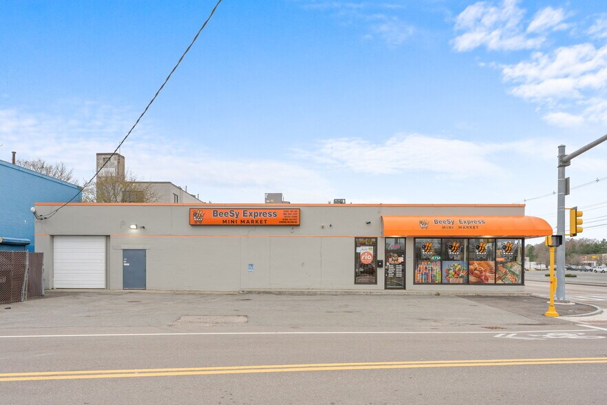 More Photos Of 628 Belmont St, Brockton Freestanding For Sale