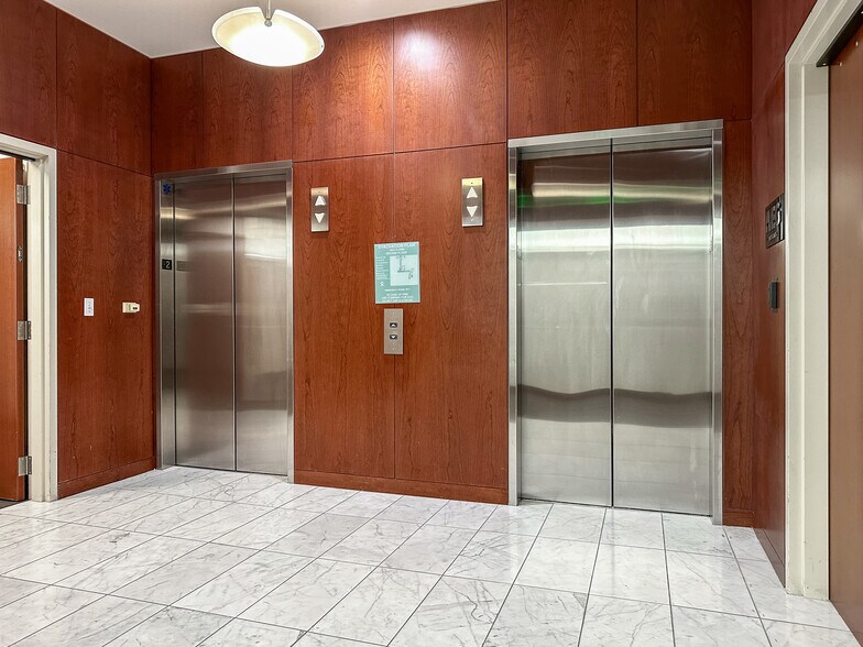 More Photos Of 1100 S Flower St, Los Angeles Office For Lease