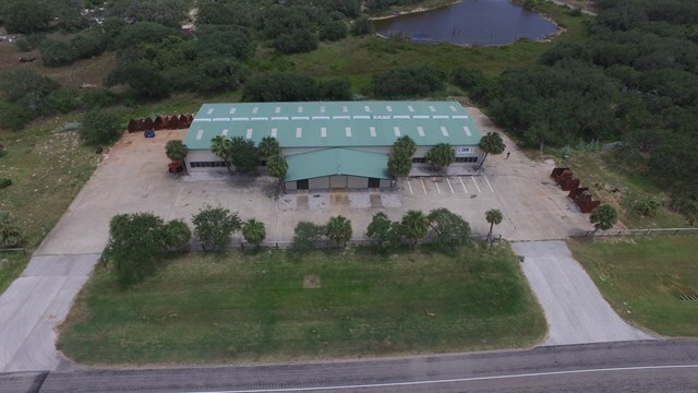 More Photos Of 1106 Highway 35 S, Rockport Warehouse For Lease