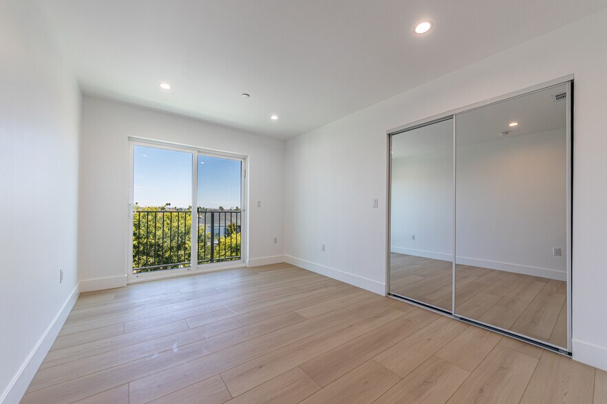 More Photos Of 1557 S Ogden Dr, Los Angeles Apartments For Sale