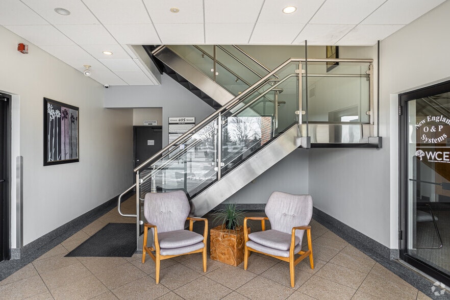 More Photos Of 405 Grove St, Worcester Medical For Lease