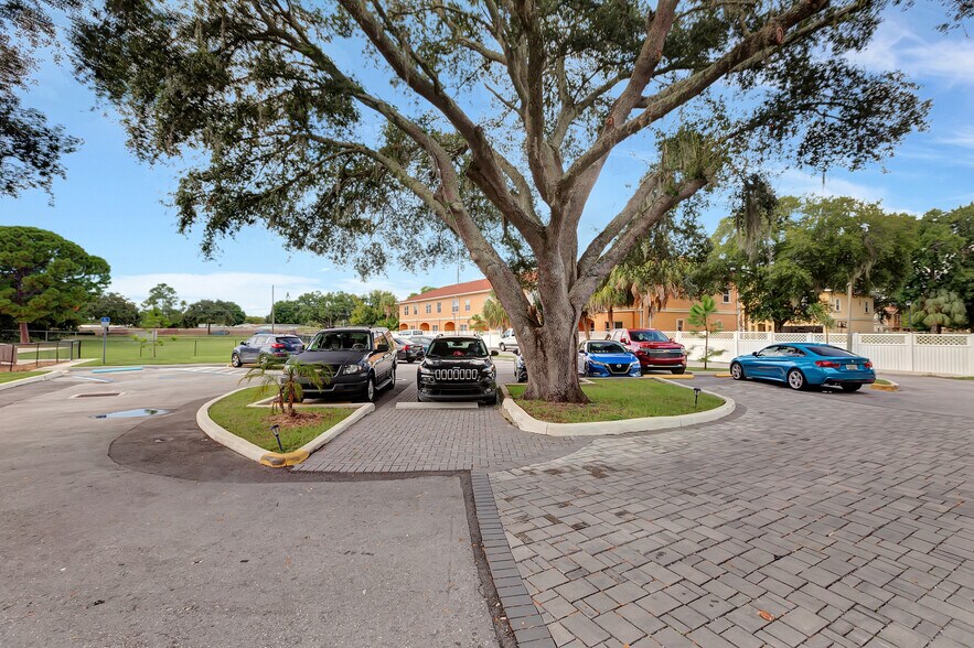 More Photos Of 8001 Sheldon Rd, Tampa Daycare Center For Sale