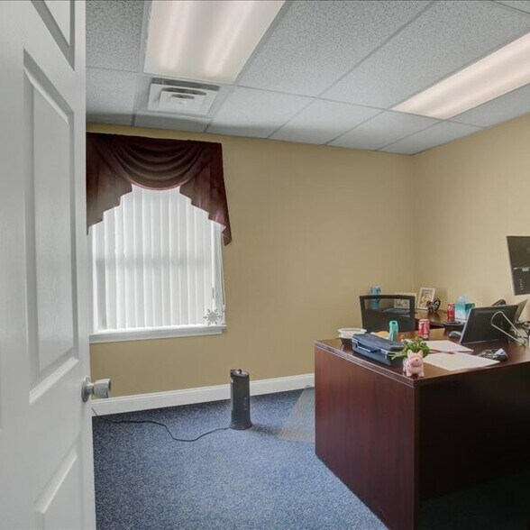 More Photos Of 1137 Kennebec Dr, Chambersburg Office For Lease