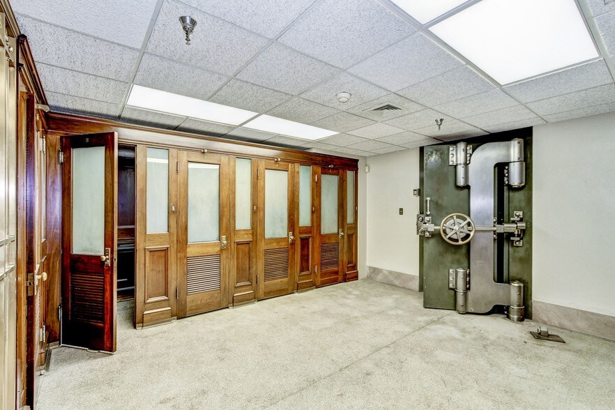 More Photos Of 226 S Broad St, Trenton Bank For Sale