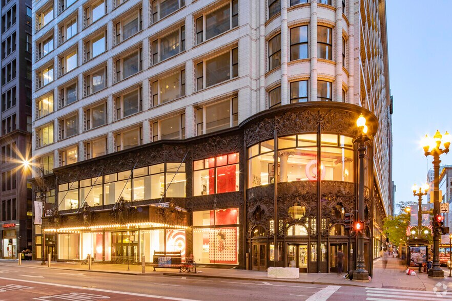 More Photos Of 1-35 S State St, Chicago Office For Lease