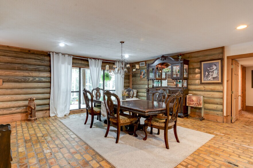 More Photos Of 4032 Highway 48 W, Mccomb Specialty For Sale