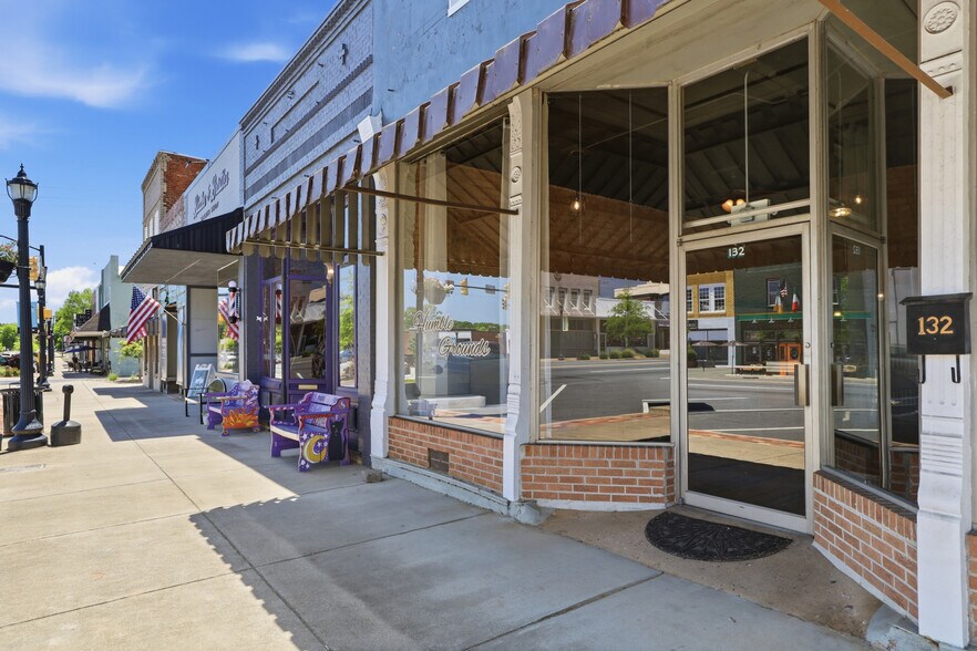 More Photos Of 132 S Main St, Woodruff Storefront Retail Office For Lease