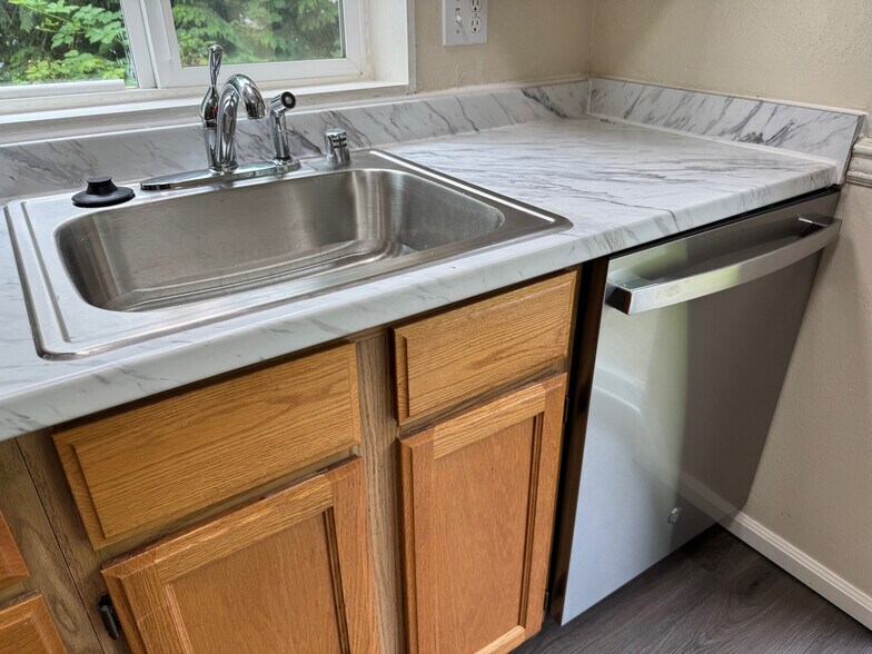 More Photos Of 820 32nd St, Bellingham Apartments For Sale