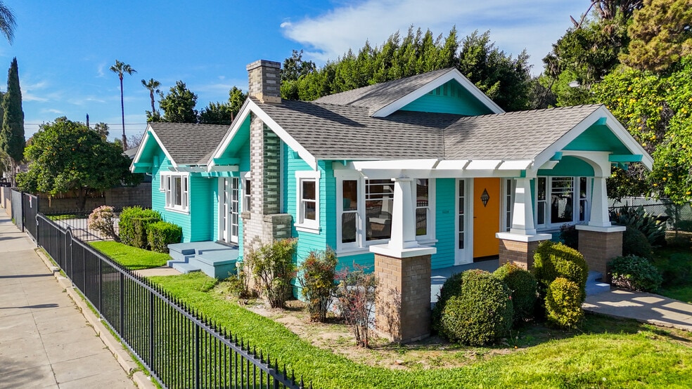 More Photos Of 1204 N Ross St, Santa Ana Office For Sale