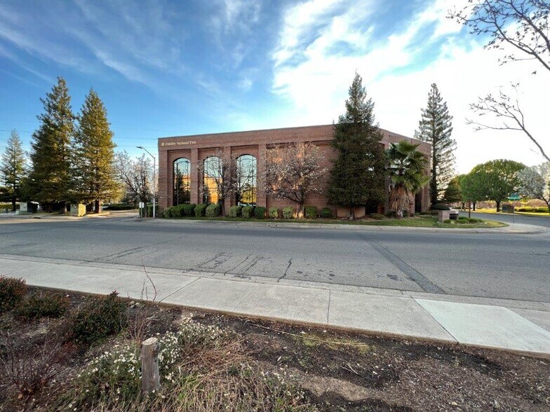 More Photos Of 930 Executive Way, Redding Office For Sale