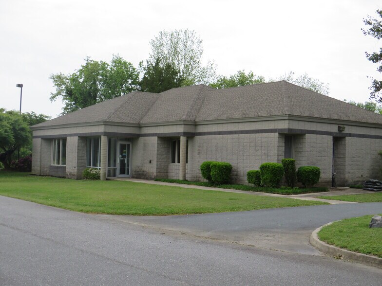 More Photos Of 9506 Hospital Ave, Nassawadox Medical For Sale