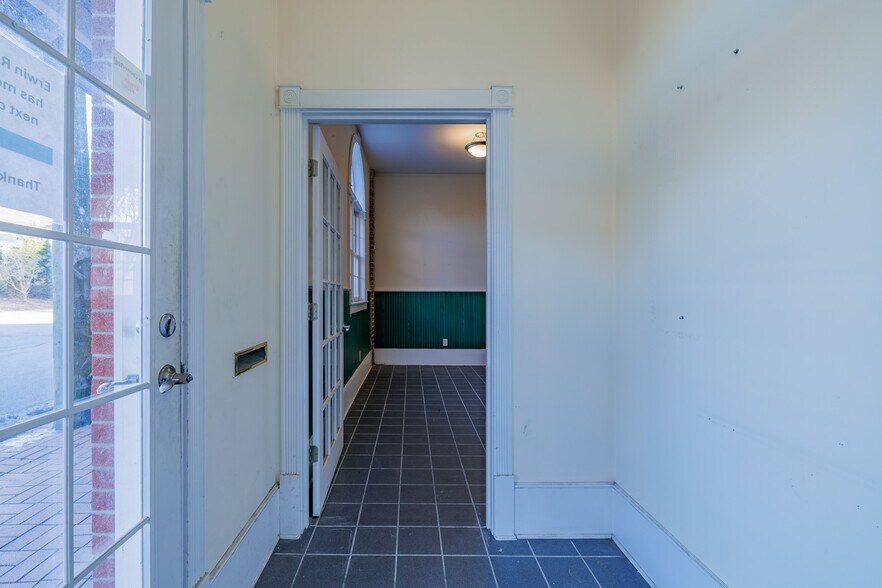 More Photos Of 218 Gay St, Erwin Loft Creative Space For Sale